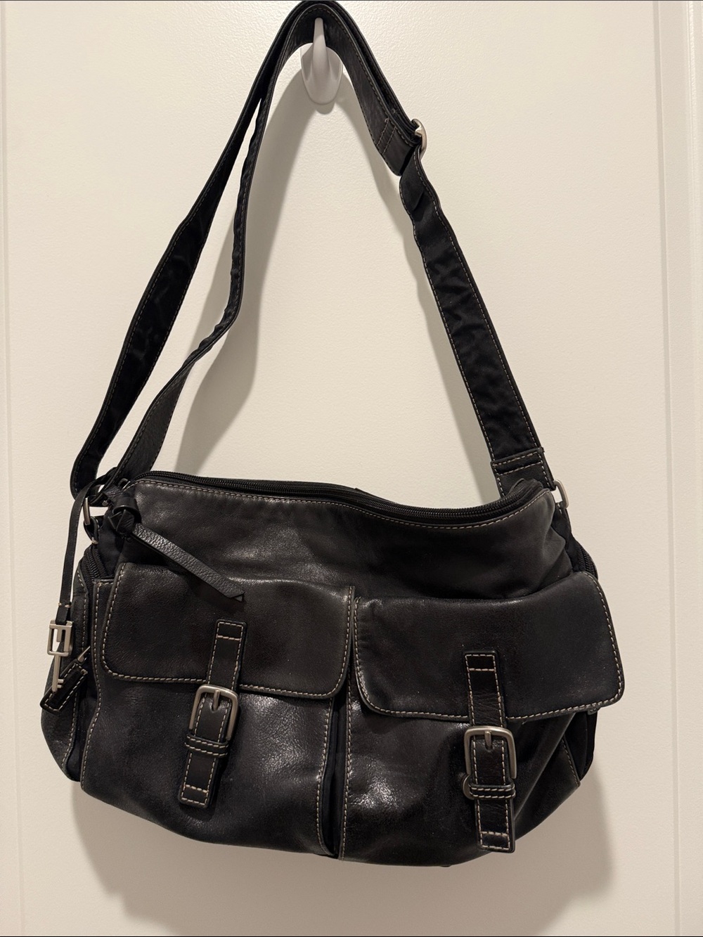 Fossil Black Leather Shoulder Bag with Front Buckle Pockets